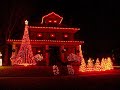 Best syncronized Christmas lights I've seen - 930NW19th OKC Pt 2