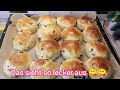 Fluffige Rosinenbrötchen aus Hefeteig