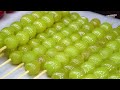 Making Tanghulu on the street  / Fruit candy / Korean street food