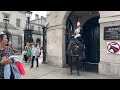 IDIOT Tourist BLOCK Kings Guard - See Guard Reaction.