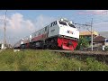 Double Locomotive, Different Types! Fajar Utama Yogyakarta Train Set To Pasar Senen Passing Bekasi