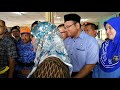 AL-SULTAN ABDULLAH DAN TUNKU AZIZAH MASAK-MASAK UNTUK MANGSA BANJIR