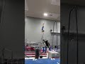 Double layout dismount between the bars