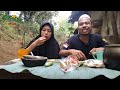 Hanya dengan nasi liwet, Asin japuh,lalaban timun,sambel ‼️ bikin nafsu makan | Suasana pedesaan