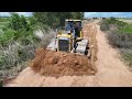 Wonderful Trimming Slope On Road Soils Of Technical Skills Operator Bulldozer Heavy extreme Pushing