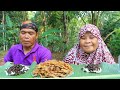 sambal goreng pedas siput susuh dan ikan kecil goreng tepung hasil njala di sungai kecil