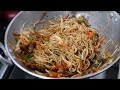 10 मिनट में नए तरह से बनाए बाज़ार जैसी वेज चाऊमीन घर पर-Veg Chowmein Recipe in hindi-Chowmein Recipe