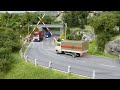 An der Schranke - train and railroad crossing - 電車と踏切