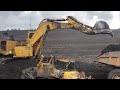 dua Excavator dalam pengambilan batubara dan satu loading spoil @pakemtrj777