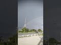 May Rainbow na nga tapos uulan pa? bakit kaya ganun?