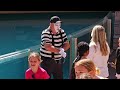Tom the most hilarious mime at SeaWorld Orlando 😂🤣 #tomthemime #seaworldmime #seaworldorlando