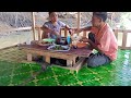 Bermalam di villa terapung//masak sayur kangkung hasil kebun sendiri.