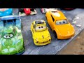 Clean up muddy minicar falling into the water & a convoys disney cars! Play in the garden