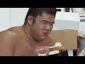 Close-up look at sumo's gachi practice meal! Chanko chef's overwhelmingly powerful meals