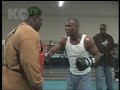 FLOYD MAYWEATHER ON BOXING PADS, FAST COMINATIONS