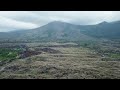 KECAPI SULING SUNDA DALAM PANORAMA ALAM MENAKJUBKAN, MENEMANI PARA PETANI BERAKTIVITAS DI SAWAH