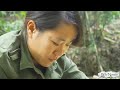 Build a Bushcraft Survival Shelter - How a Female Soldier Hunts and Survives Alone, Part 1