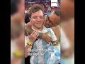 El emotivo gesto de Messi con un aficionado y su madre - ¡No apto para corazones sensibles!