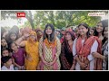 Akhilesh-Dimple की बेटी Aditi Yadav के साथ मैनपुरी में साये की तरह रहने वाली लड़की कौन?| LIVE