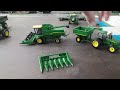 1/64 John Deere Harvesting Set Review With 7720 Turbo Combine, 4555 Tractor, and 500 Grain Cart