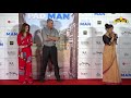 Akshay Kumar Makes FUN Of wife Twinkle Khanna In Public At Padman Promotions