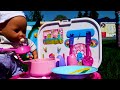 Boneka Baby Annabell & video untuk anak. Main masak-masakan makanan mainan pura-pura untuk Baby Born