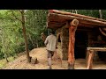 Without a nail. Stone house. Bushcraft doors and windows