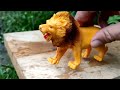 Bermain miniatur hewan buas ada miniatur harimau miniatur gajah