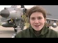 Femmes pilotes de chasse Super Étendard Aéronavale [Naval Female Fighter Pilots on Aircraft Carrier]