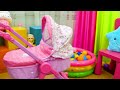 Rutinitas pagi boneka Baby Annabell & dorongan untuk boneka bayi. Video untuk Anak