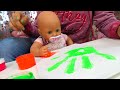 Pelajari warna bersama boneka Baby Annabell. Video untuk bayi boneka Baby Born & cat untuk jari.