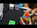 2 Cubos de Rubik resueltos en menos de un minuto
