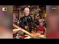 Robot-dancing waitress shocks diners in China