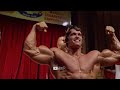 EPIC WOMEN REACTIONS TO ARNOLD SCHWARZENEGGER WORKING OUT IN PUBLIC!