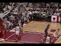 Charles Barkley (32pts/12rebs/10asts) vs Bulls (1993 Finals)