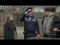 Robi anchetează furtul de găini bio din sat | Las Fierbinți | Sezonul 24