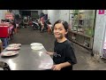 Bé gái mồ côi 11 tuổi đổ bánh xèo tôm thịt điêu luyện
