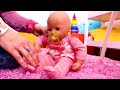 Baby Annabell pergi berjalan-jalan. Baby Born & mainan untuk anak perempuan. Video untuk anak.