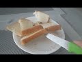 Cutting bread