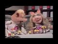 MuppetShow - Link Hogthrob Feels Piggy's Breasts