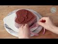 Chocolate on Chocolate Cake. 초코 케이크 위에 생초콜릿 /  밀가루 없이 촉촉한 초코케이크 위 초코가나슈를 올려요.