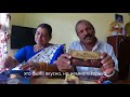 Индийские родители пробуют русские сладости